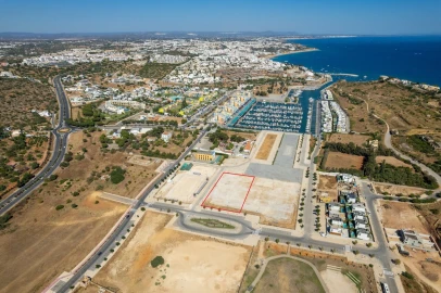 Terreno para Venda em Albufeira e Olhos de Água