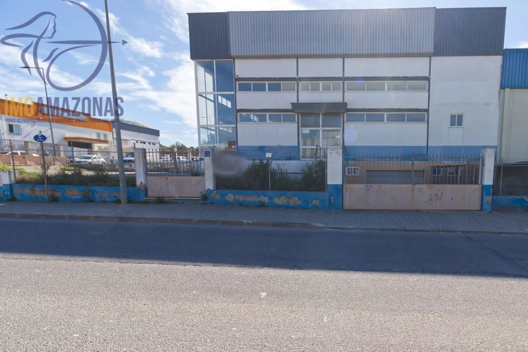 Armazém para Venda em Estômbar e Parchal Foto 3