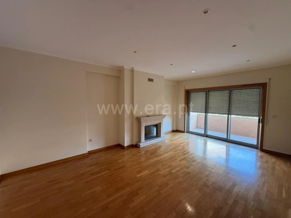 Apartamento T2 para Venda em Mafamude e Vilar do Paraíso Foto 1