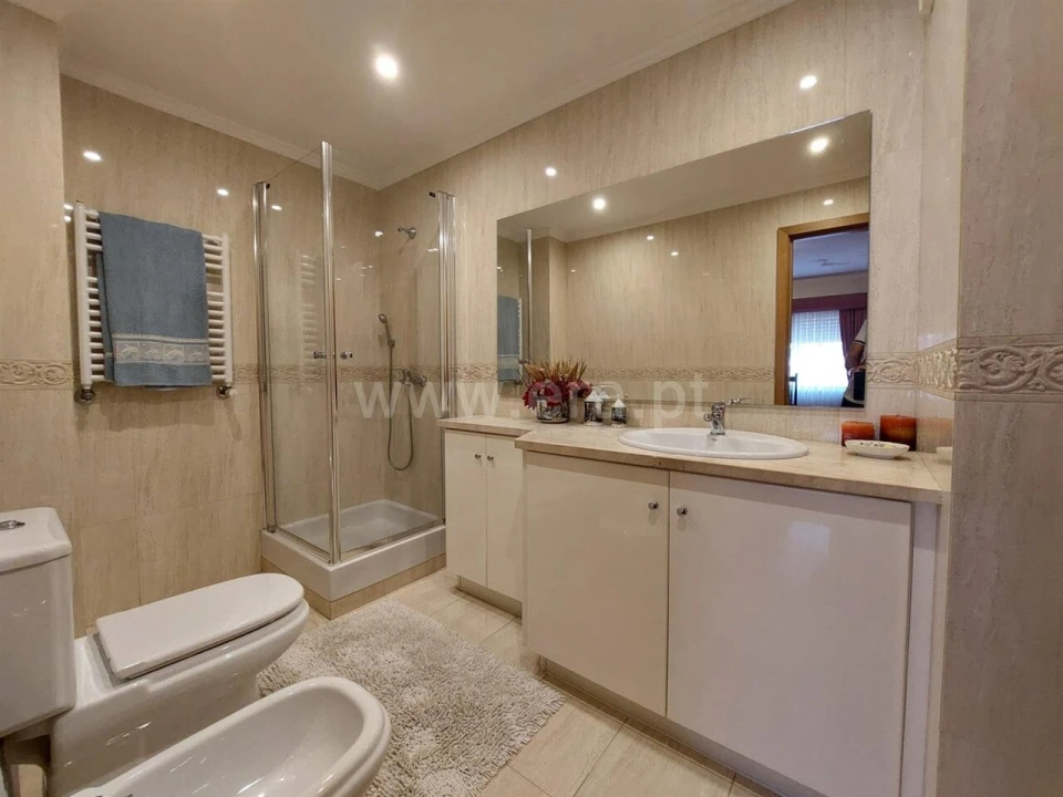 Apartamento T2 para Venda em Mafamude e Vilar do Paraíso Foto 5