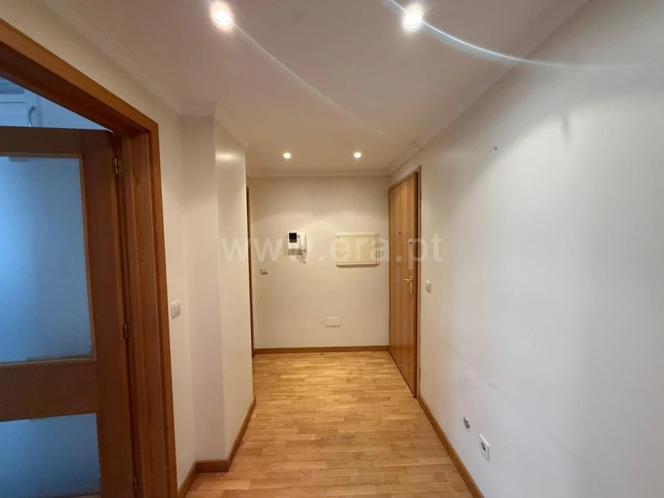 Apartamento T2 para Venda em Mafamude e Vilar do Paraíso Foto 9