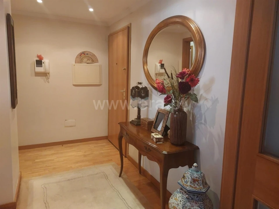 Apartamento T2 para Venda em Mafamude e Vilar do Paraíso Foto 1