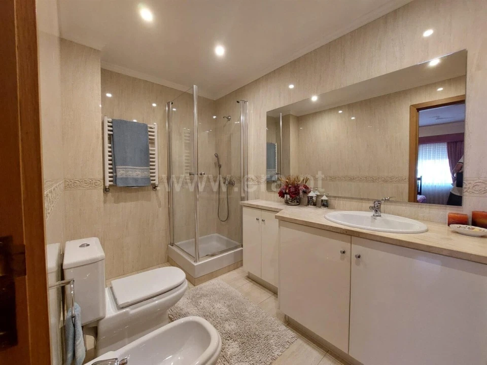 Apartamento T2 para Venda em Mafamude e Vilar do Paraíso Foto 7