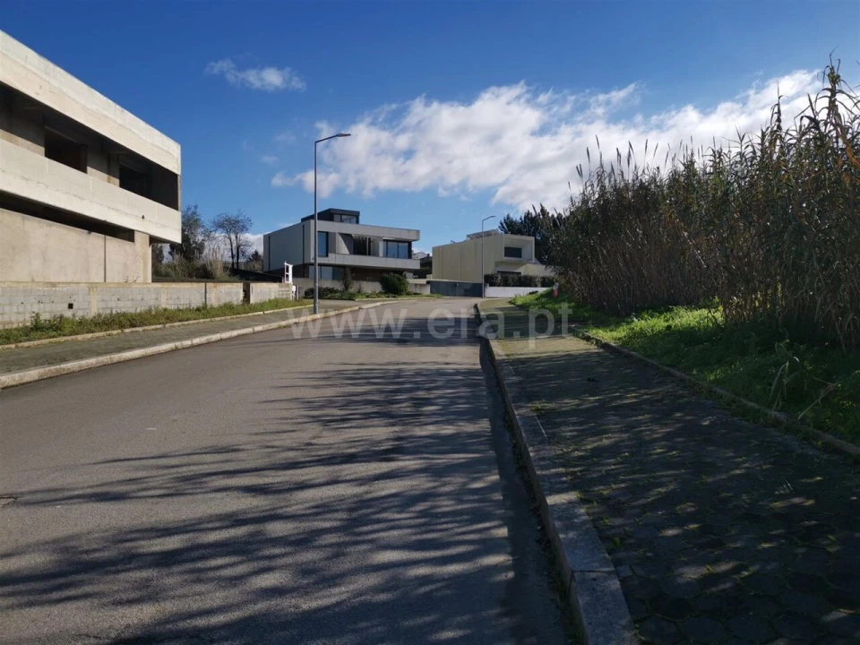 Terreno para Venda em Pedroso e Seixezelo Foto 1