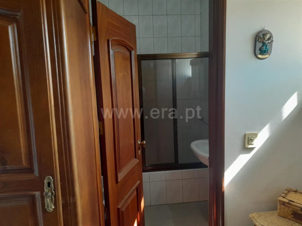 Moradia T6 para Venda em Souselo Foto 14