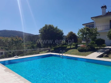 Moradia T6 para Venda em Souselo