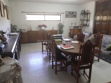 Moradia T6 para Venda em Souselo