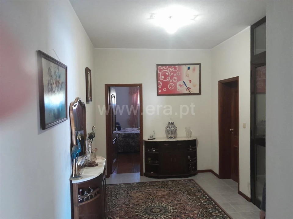 Moradia T6 para Venda em Souselo Foto 10