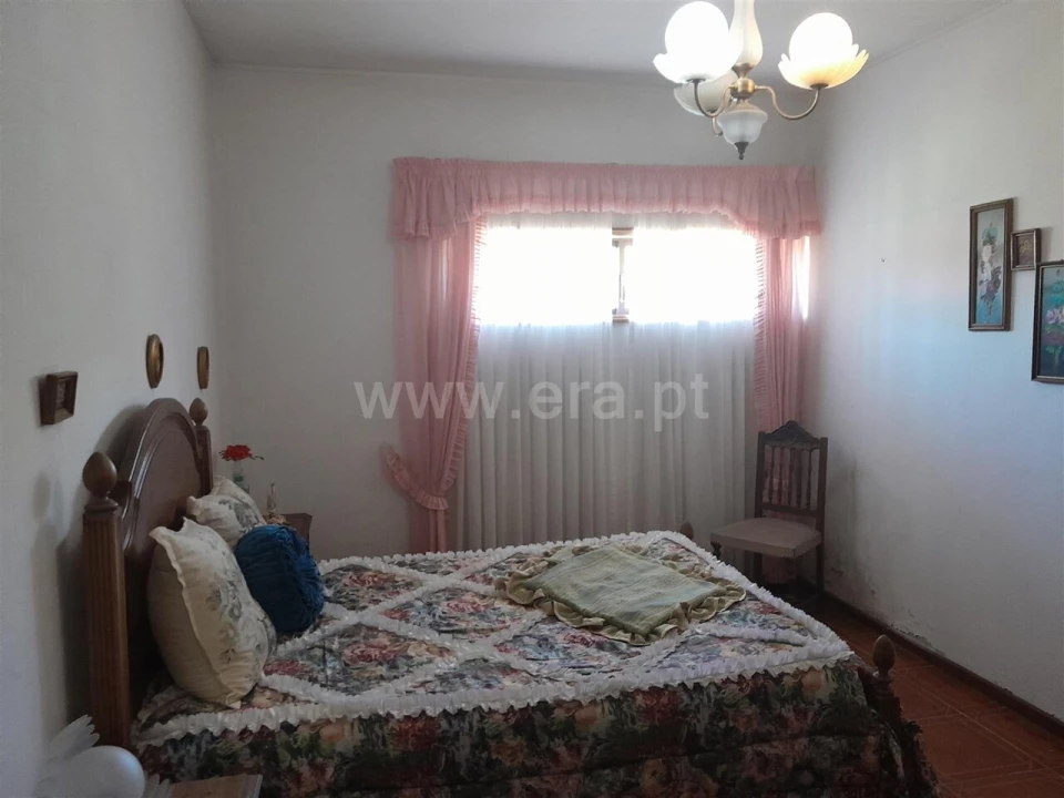 Moradia T6 para Venda em Souselo Foto 11