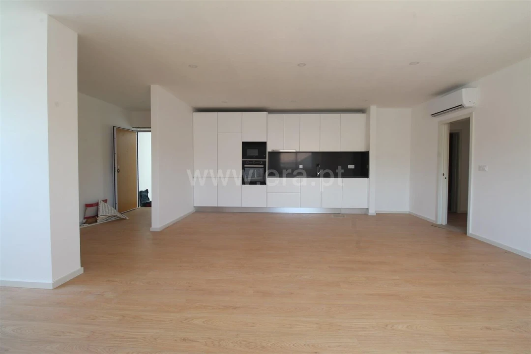 Moradia T3 para Venda em Oliveira do Douro Foto 4