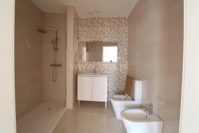 Moradia T3 para Venda em Oliveira do Douro