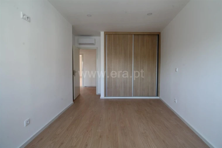 Moradia T3 para Venda em Oliveira do Douro Foto 9