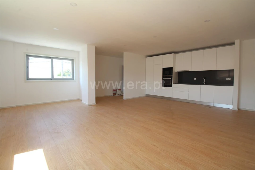 Moradia T3 para Venda em Oliveira do Douro Foto 6