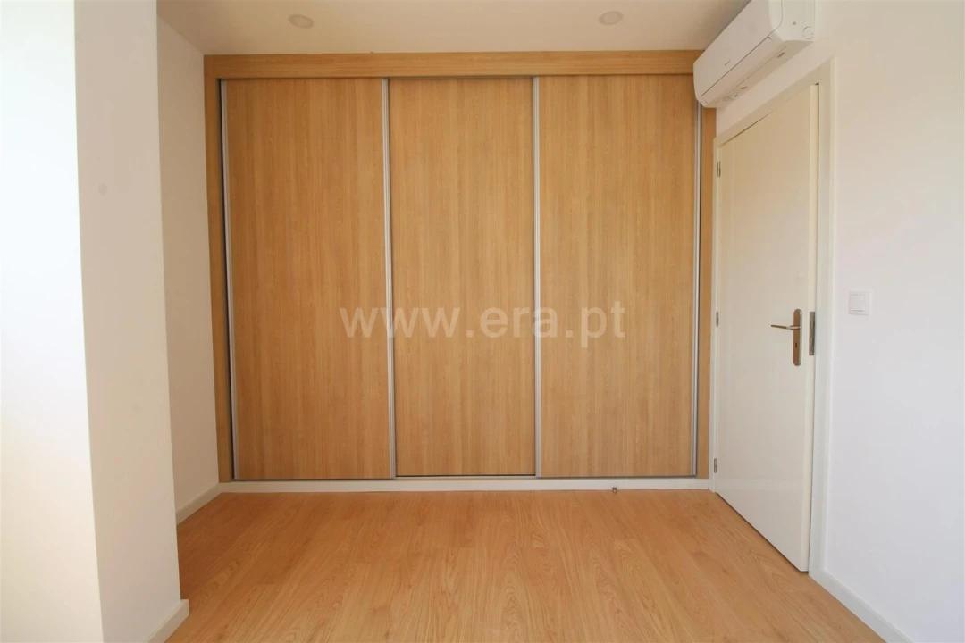 Moradia T3 para Venda em Oliveira do Douro Foto 2