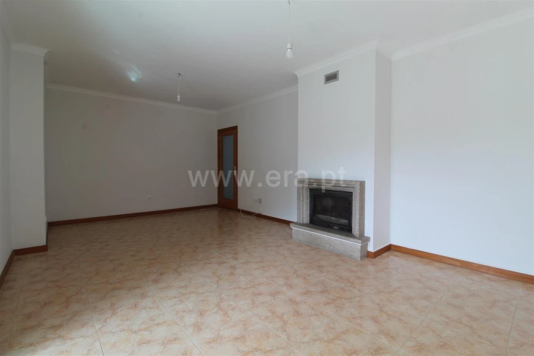 Apartamento T3 para Venda em Avintes Foto 1