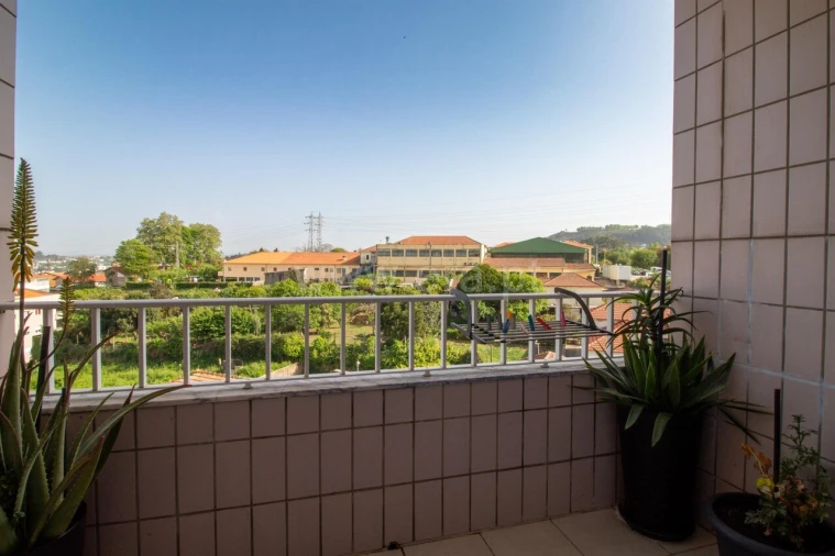 Apartamento T3 para Venda em Oliveira do Douro Foto 14