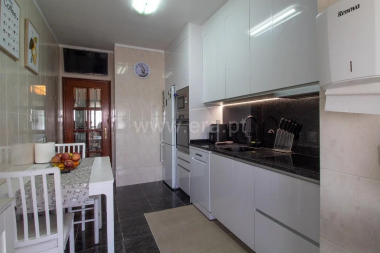 Apartamento T3 para Venda em Oliveira do Douro Foto 6