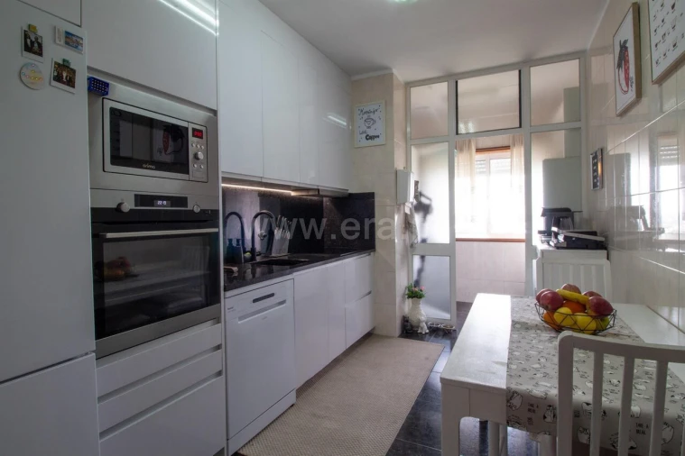 Apartamento T3 para Venda em Oliveira do Douro Foto 5