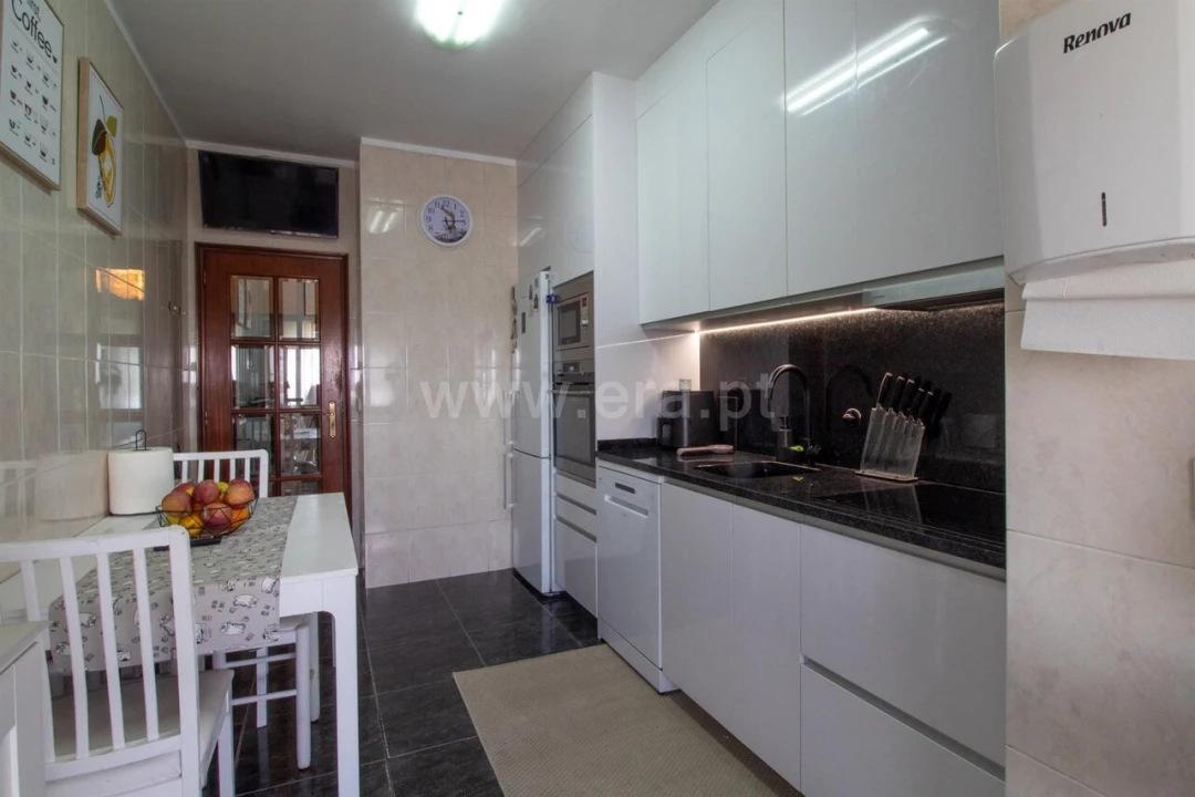 Apartamento T3 para Venda em Oliveira do Douro Foto 6