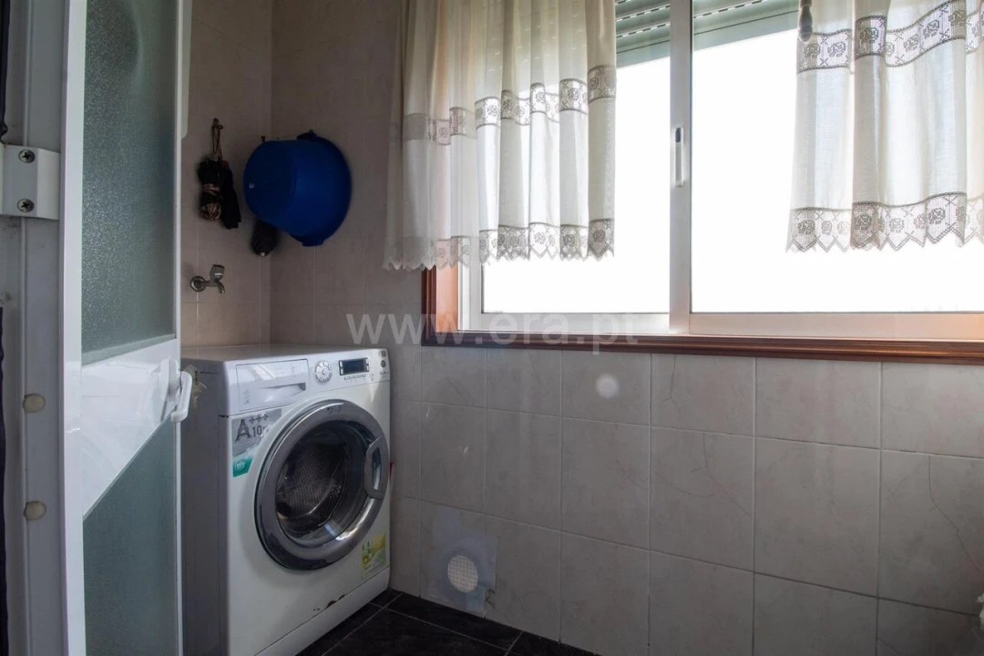 Apartamento T3 para Venda em Oliveira do Douro Foto 7