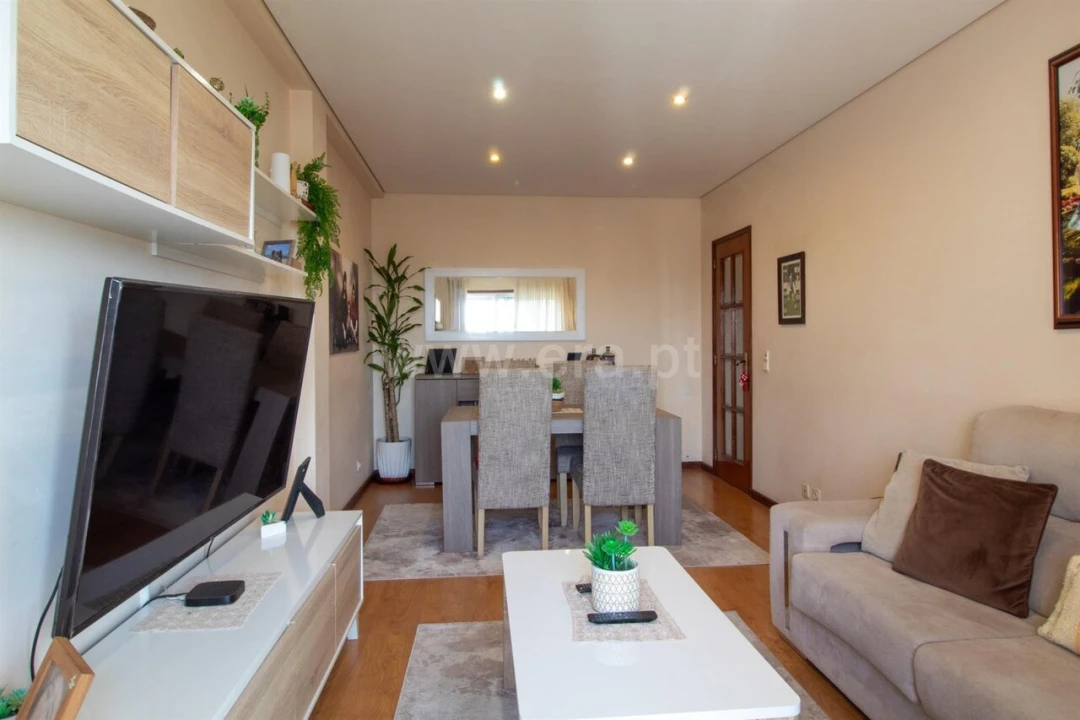 Apartamento T3 para Venda em Oliveira do Douro Foto 3