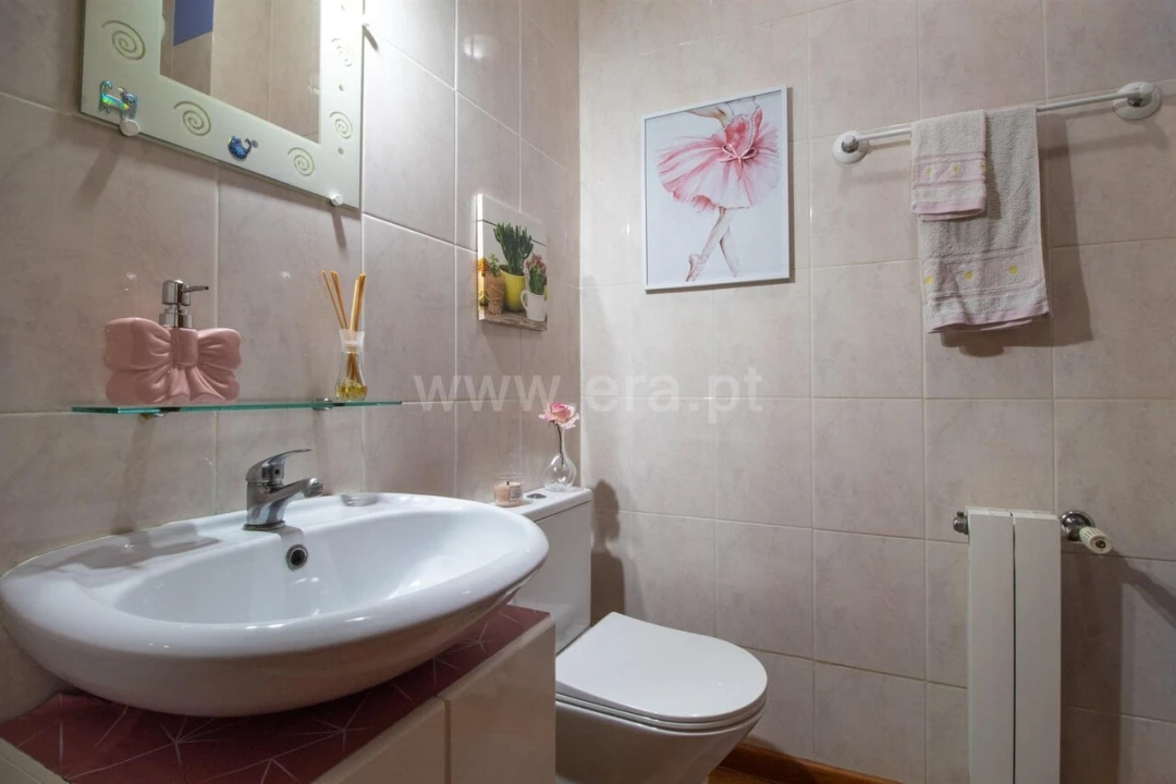 Apartamento T3 para Venda em Oliveira do Douro Foto 17