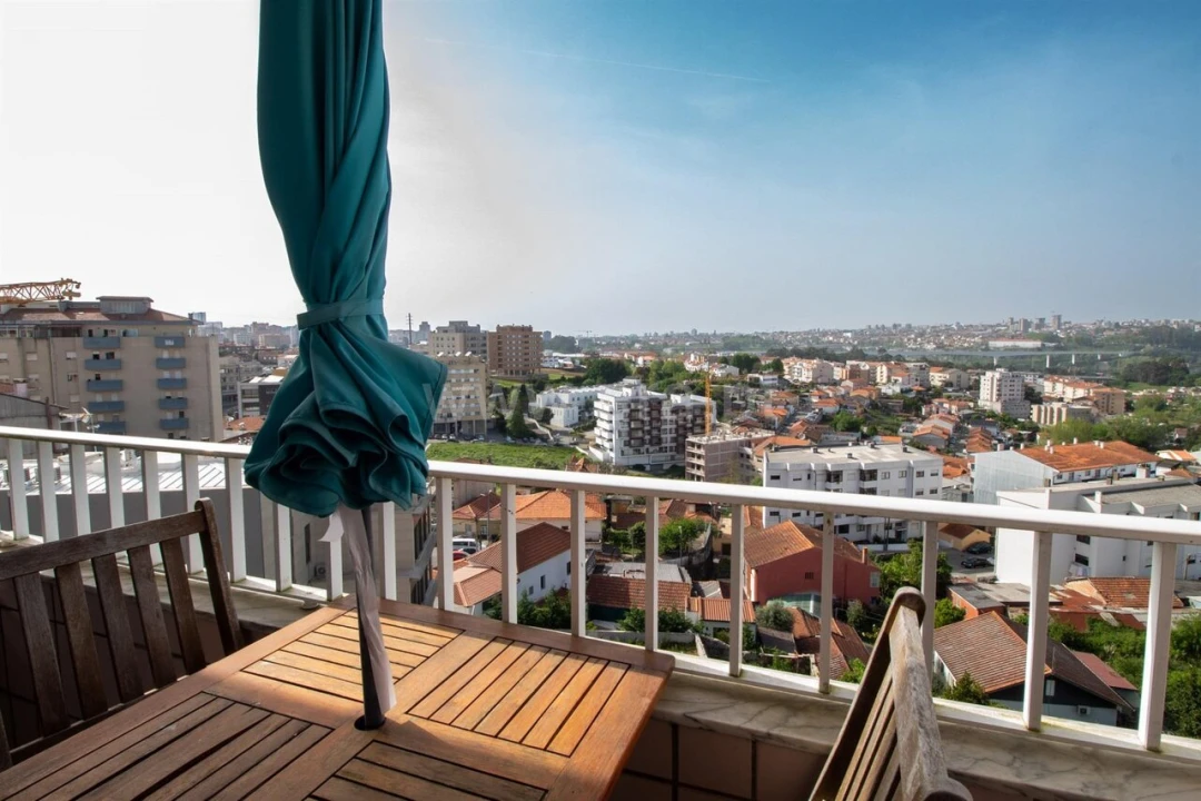 Apartamento T3 para Venda em Oliveira do Douro Foto 4