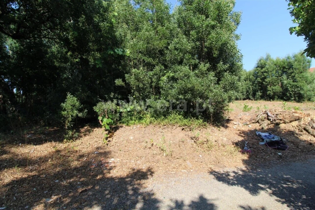 Terreno para Venda em Vilar de Andorinho Foto 2