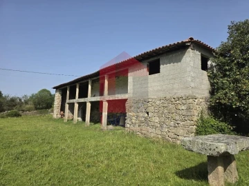 Moradia T3 para Venda em Esqueiros, Nevogilde e Travassós