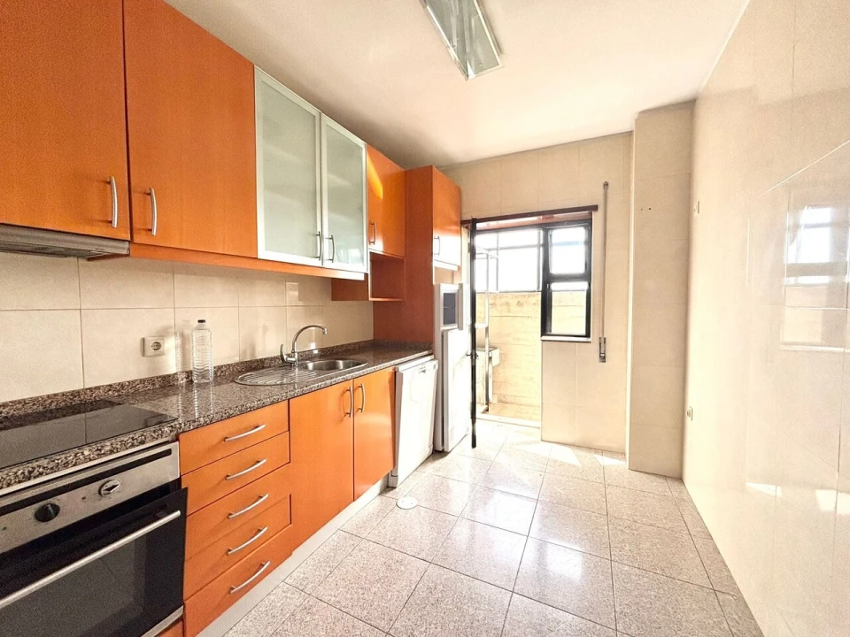 Apartamento T2 para Venda em Mafamude e Vilar do Paraíso Foto 1