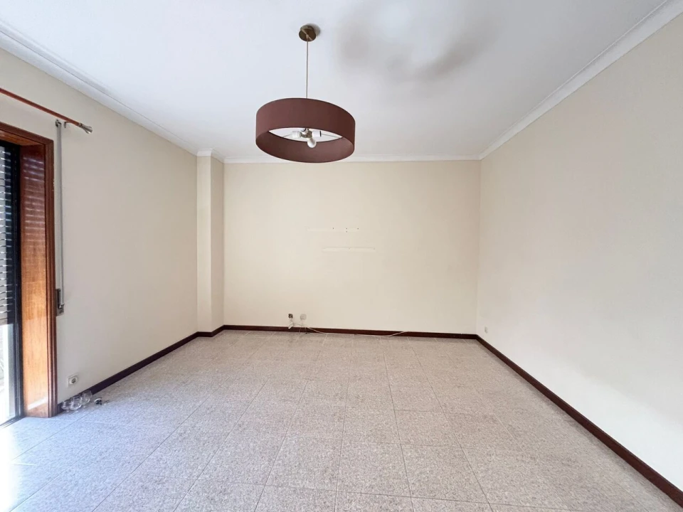Apartamento T2 para Venda em Mafamude e Vilar do Paraíso Foto 8