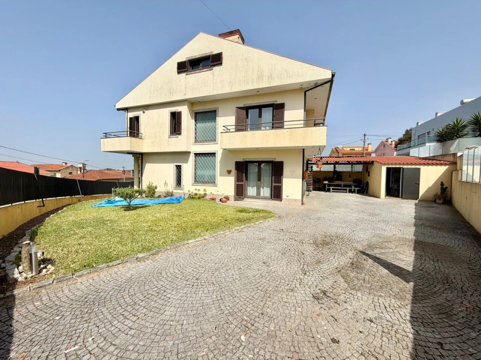 Moradia T3 para Venda em Serzedo e Perosinho Foto 2