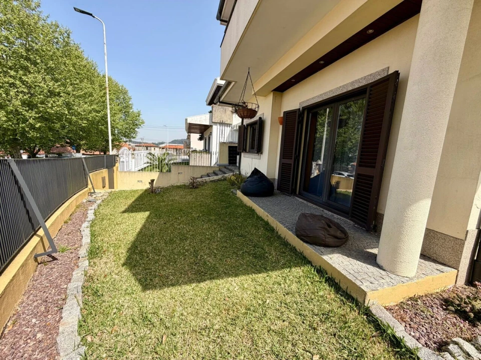 Moradia T3 para Venda em Serzedo e Perosinho Foto 3