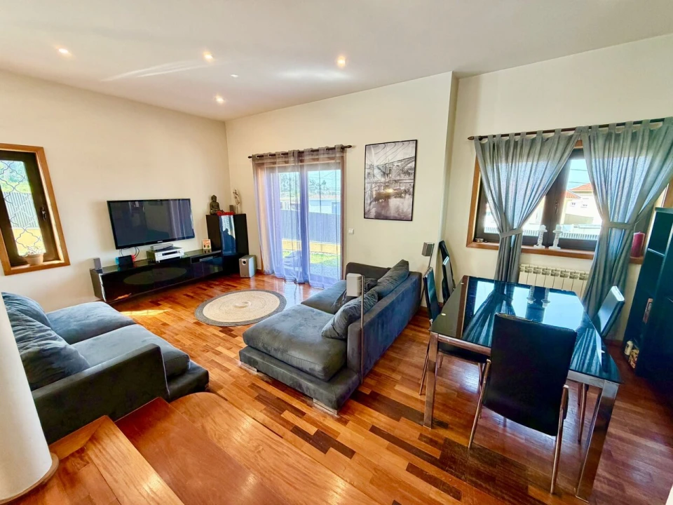 Moradia T3 para Venda em Serzedo e Perosinho Foto 6