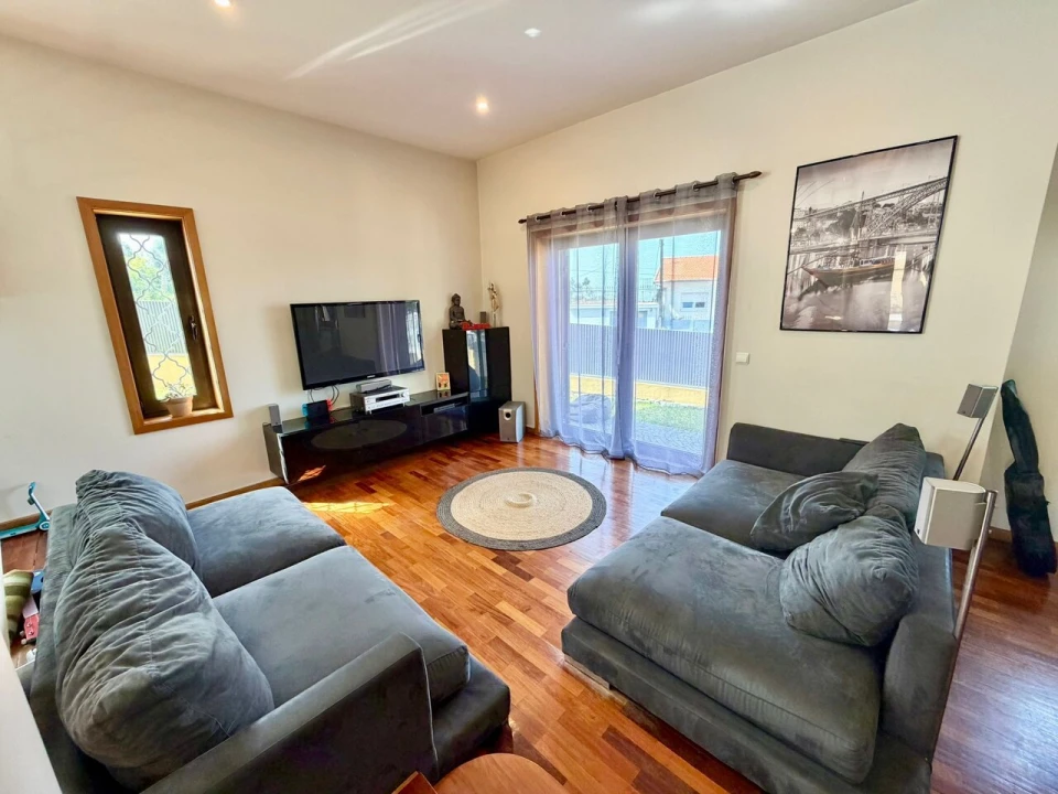 Moradia T3 para Venda em Serzedo e Perosinho Foto 7