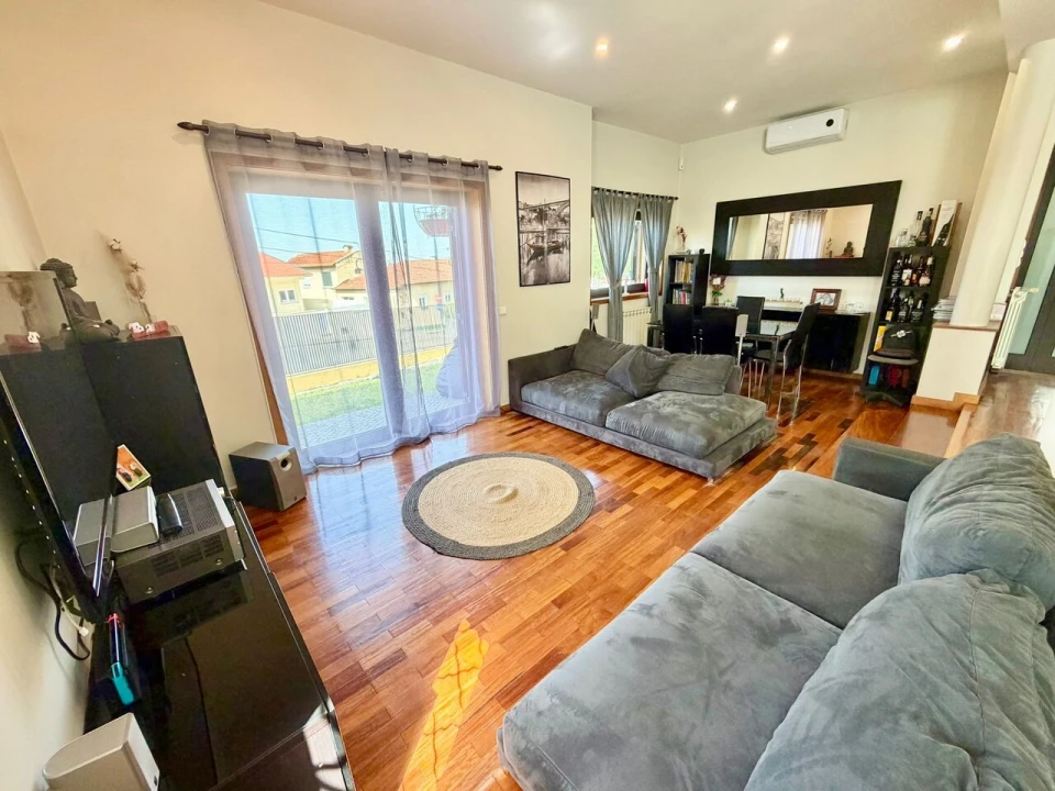 Moradia T3 para Venda em Serzedo e Perosinho Foto 8