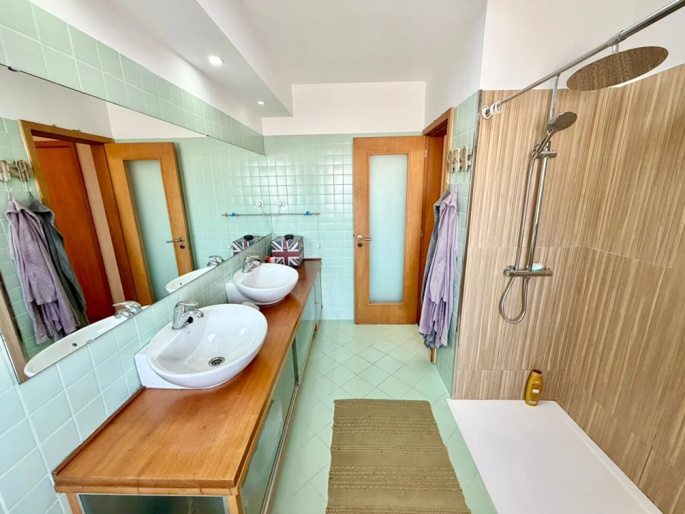 Moradia T3 para Venda em Serzedo e Perosinho Foto 26