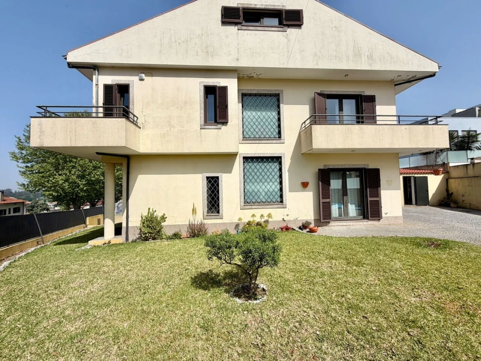 Moradia T3 para Venda em Serzedo e Perosinho Foto 32