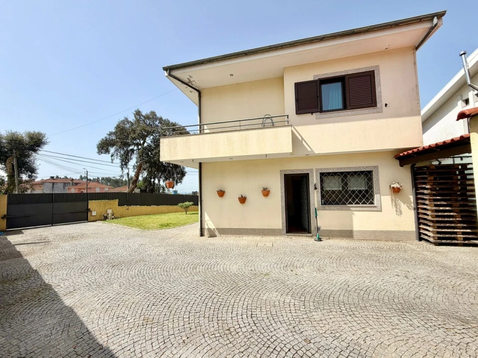 Moradia T3 para Venda em Serzedo e Perosinho Foto 33