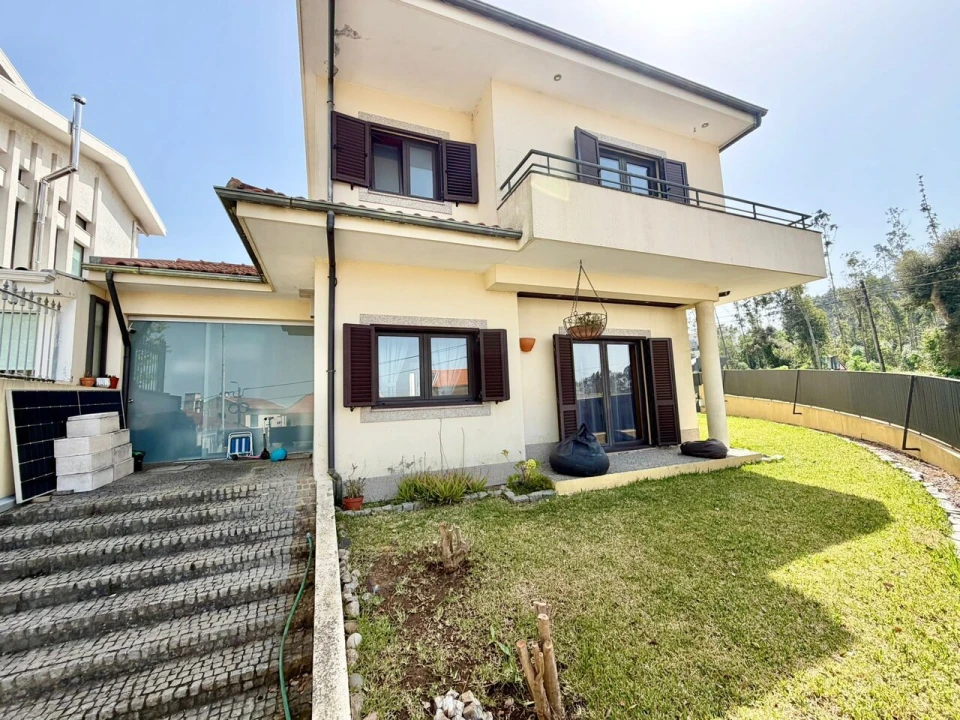 Moradia T3 para Venda em Serzedo e Perosinho Foto 34