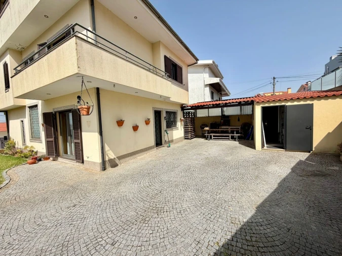 Moradia T3 para Venda em Serzedo e Perosinho Foto 31