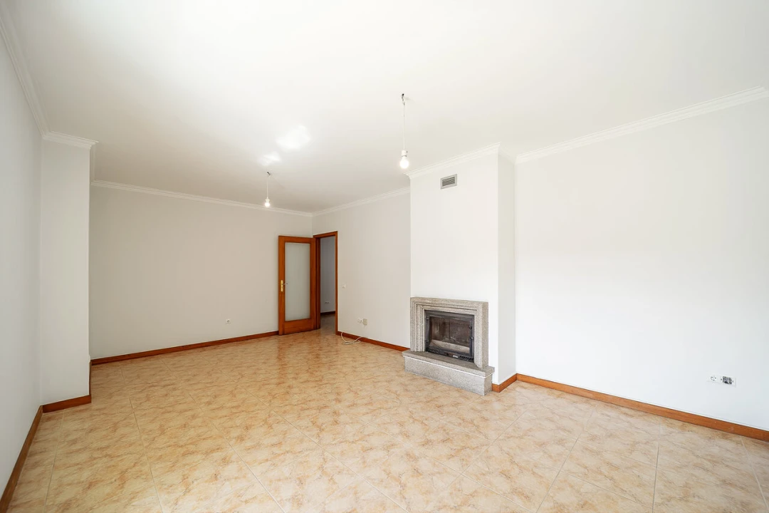 Apartamento T3 para Venda em Avintes Foto 1