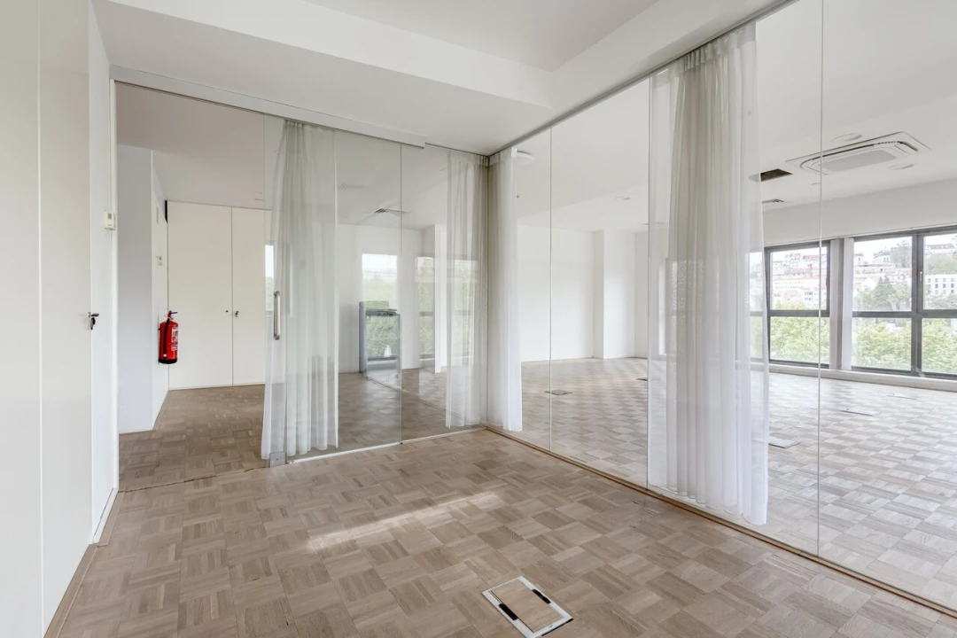 Escritório para Arrendamento em Santo António Foto 6