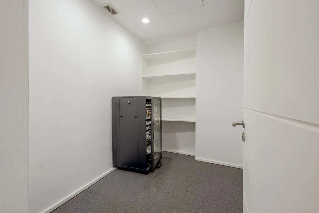 Escritório para Arrendamento em Santo António Foto 15