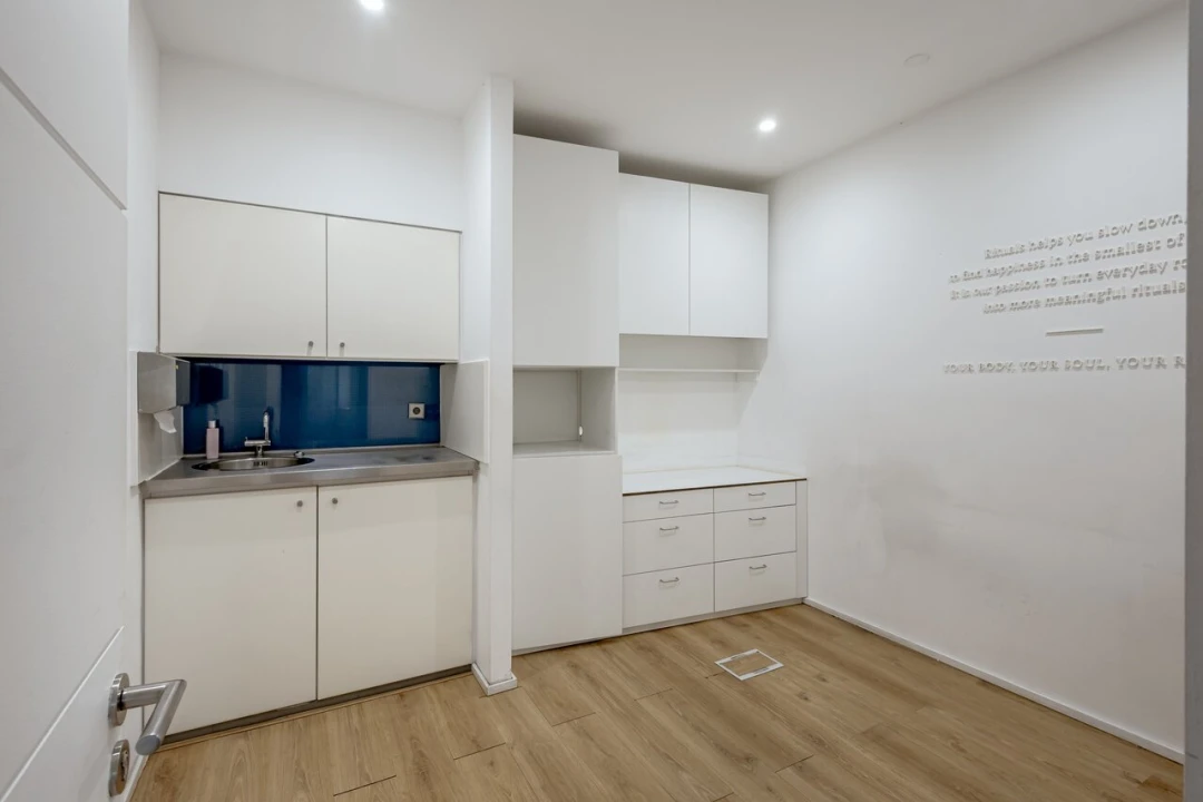 Escritório para Arrendamento em Santo António Foto 16