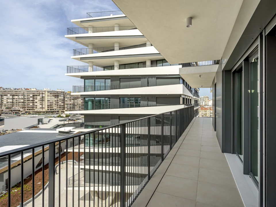 Apartamento T4 para Venda em Alvalade Foto 5
