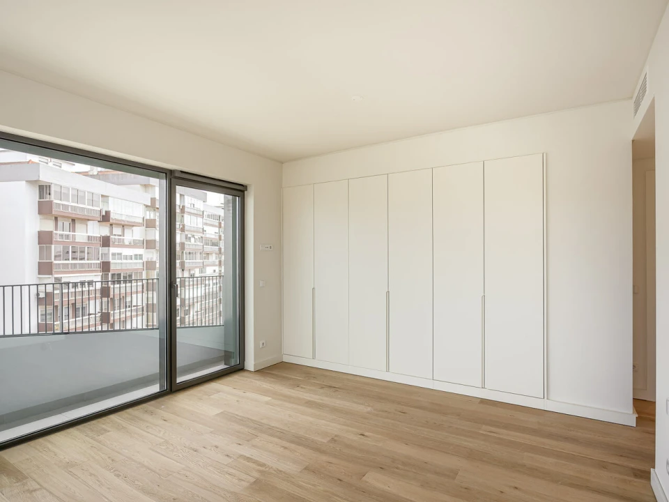 Apartamento T4 para Venda em Alvalade Foto 10