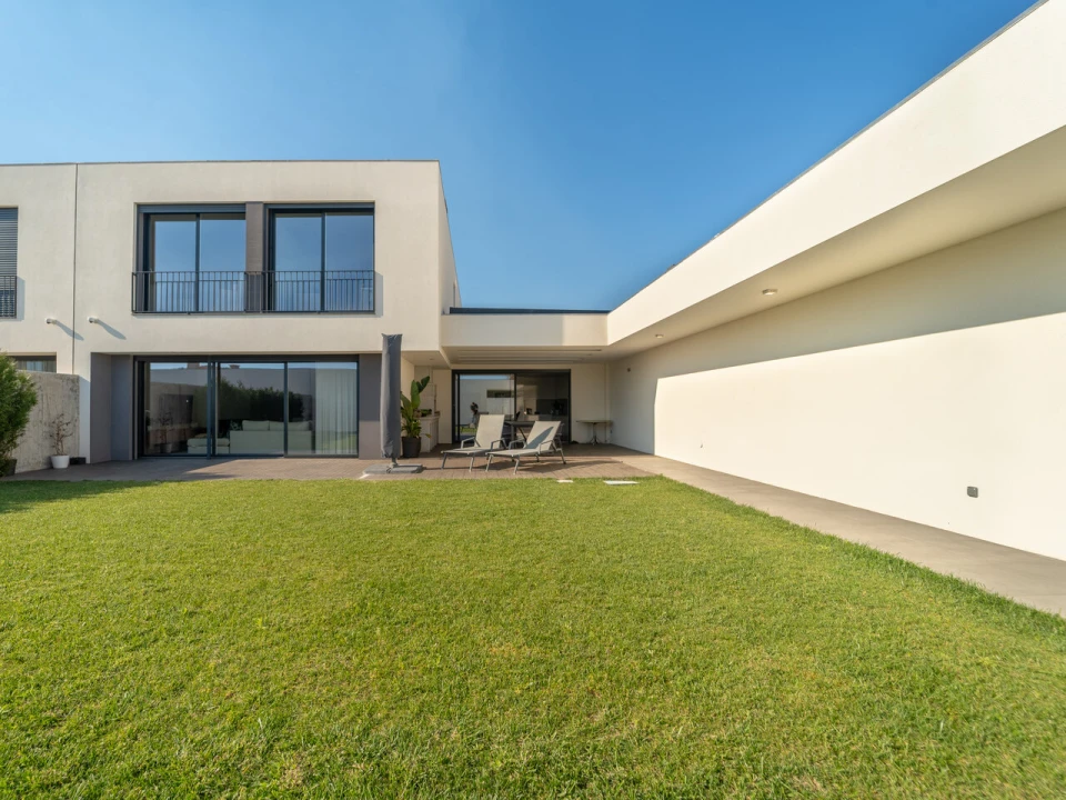 Moradia T4 para Venda em Gulpilhares e Valadares Foto 10