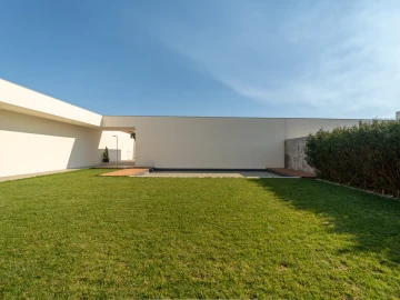 Moradia T4 para Venda em Gulpilhares e Valadares