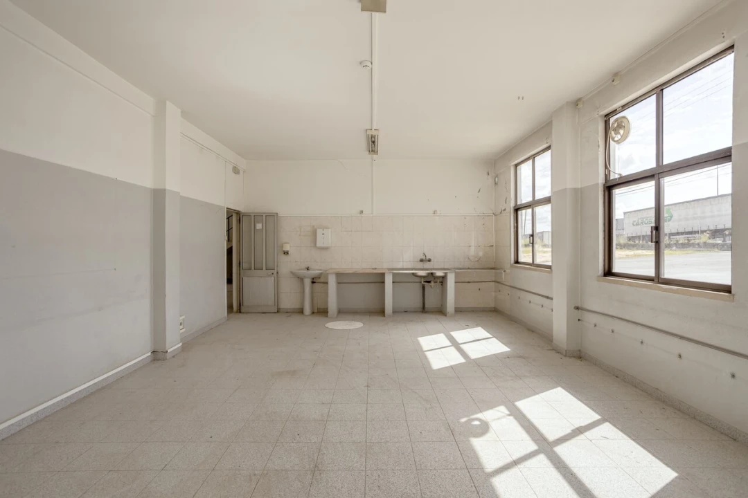 Armazém para Venda em Torres Novas (Santa Maria, Salvador e Santiago) Foto 19